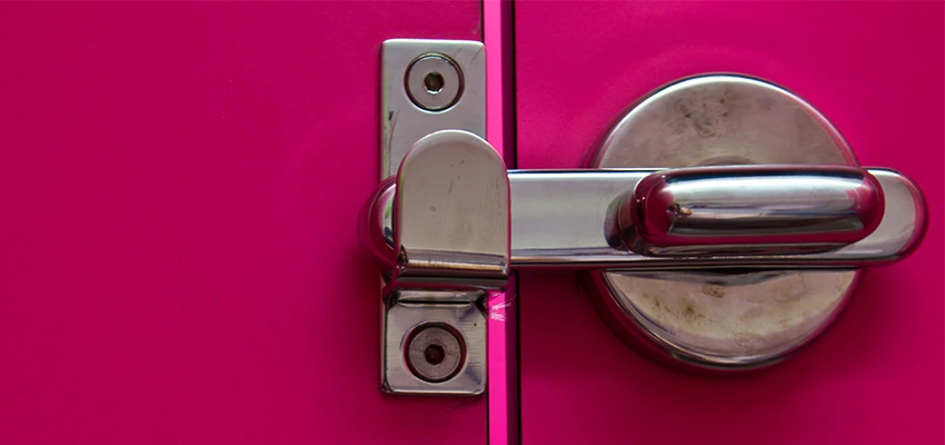 Childproof Gate Lock in Tehachapi, California